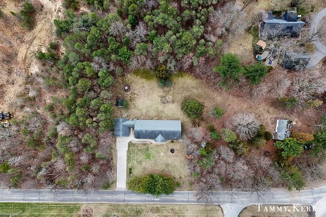 6490 135th Avenue, Saugatuck Twp, MI 49453