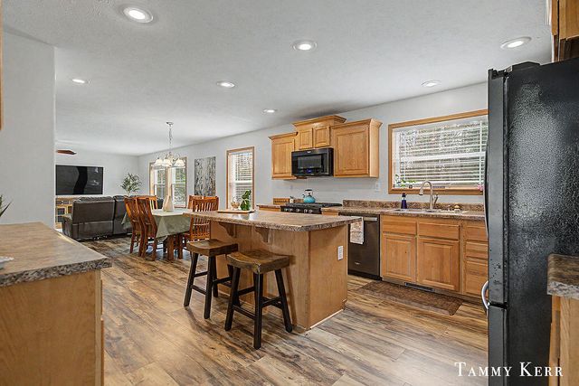 6490 135th Avenue, Saugatuck Twp, MI 49453