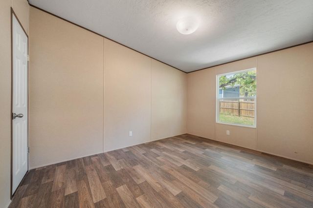 178 Moon Mist DR, Bastrop, TX 78602