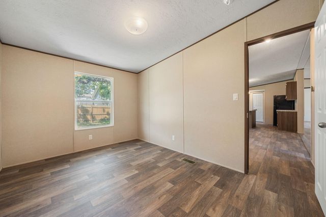 178 Moon Mist DR, Bastrop, TX 78602