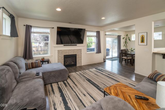 20348 Lois Way, Bend, OR 97702