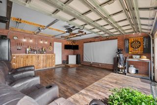 156 Easton Glen Lane, Dickinson, TX 77539