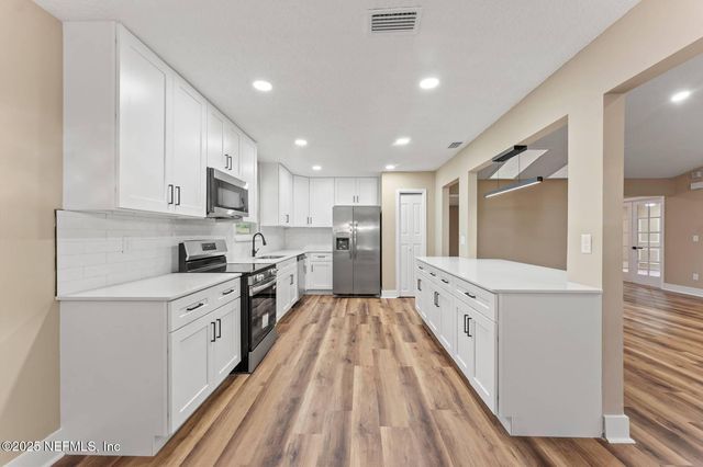 10850 MANDARIN STATION Drive W, Jacksonville, FL 32257