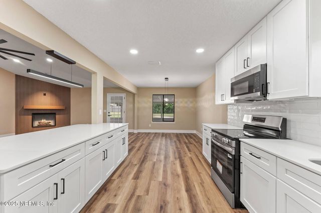 10850 MANDARIN STATION Drive W, Jacksonville, FL 32257