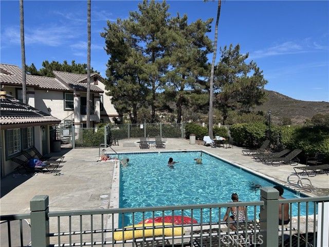 10824 Sabre Hill, San Diego, CA 92128