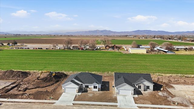 10283 N VISTA LN, Elwood, UT 84337