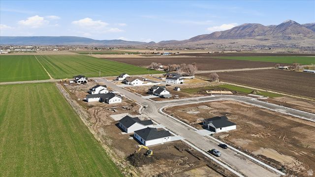 10283 N VISTA LN, Elwood, UT 84337