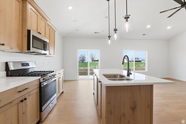 10283 N VISTA LN, Elwood, UT 84337