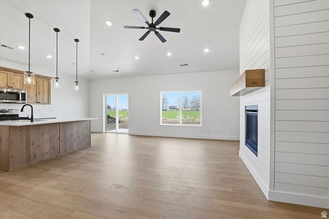 10283 N VISTA LN, Elwood, UT 84337