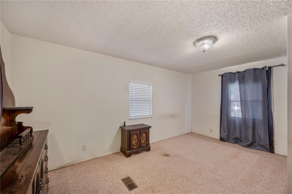 Image 15 of property listing at 6448 CANDLEWOOD DRIVE, Wesley Chapel, FL 33544