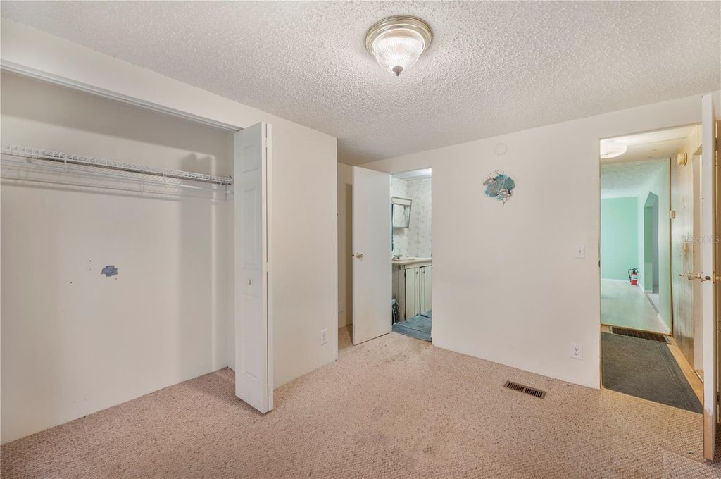 Image 19 of property listing at 6448 CANDLEWOOD DRIVE, Wesley Chapel, FL 33544