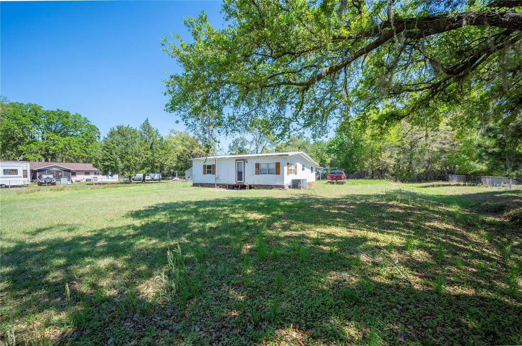 Image 4 of property listing at 6448 CANDLEWOOD DRIVE, Wesley Chapel, FL 33544