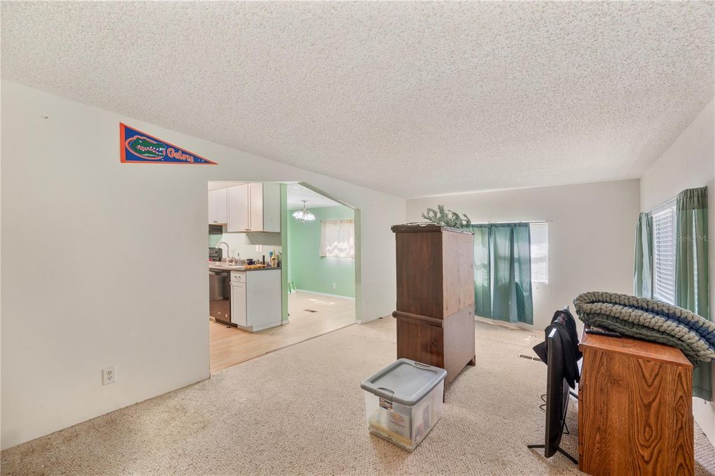 Image 8 of property listing at 6448 CANDLEWOOD DRIVE, Wesley Chapel, FL 33544