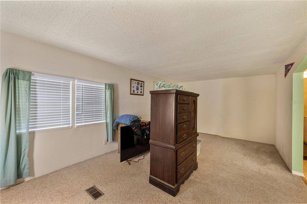 Image 9 of property listing at 6448 CANDLEWOOD DRIVE, Wesley Chapel, FL 33544