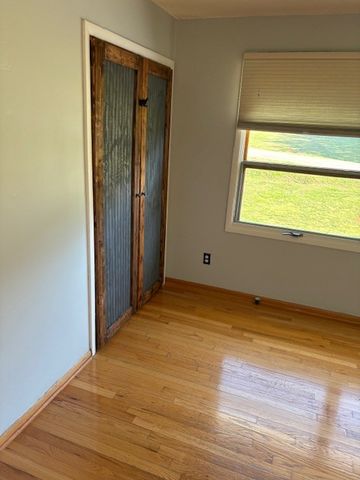 204 Tammy Dr, Decherd, TN 37324