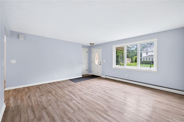 89 Scheg Ter, Gates, NY 14624