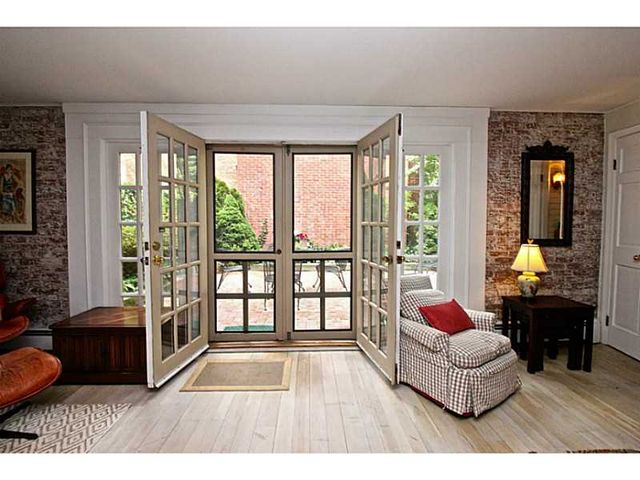 434 BELLEVUE Avenue CH, Newport, RI 02840