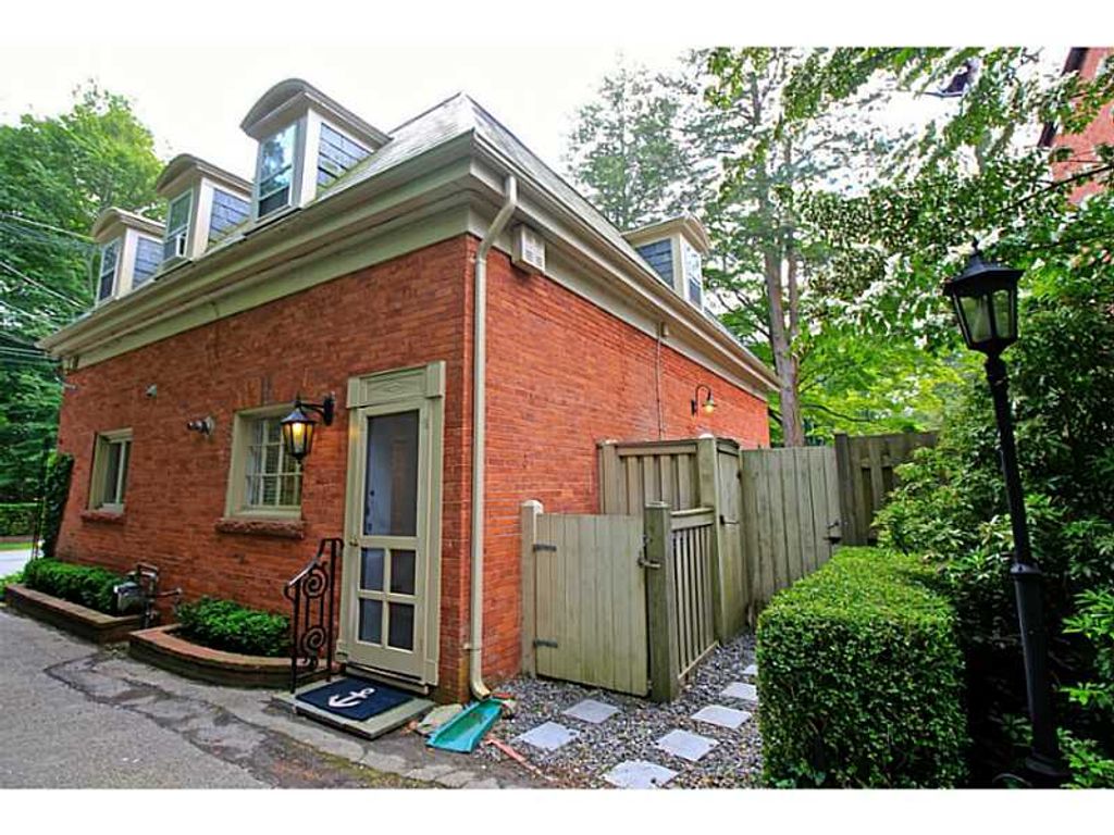 434 BELLEVUE Avenue CH, Newport, RI 02840