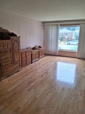 5789 N Elston Avenue, Chicago, IL 60646