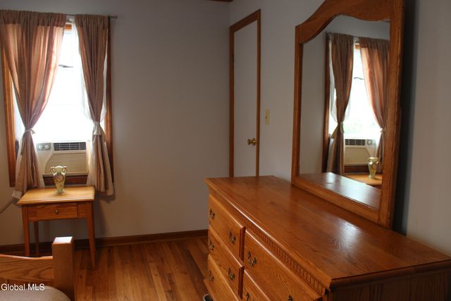 17 Warren St Street, Guilderland, NY 12203