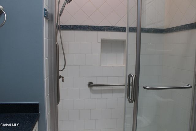 17 Warren St Street, Guilderland, NY 12203