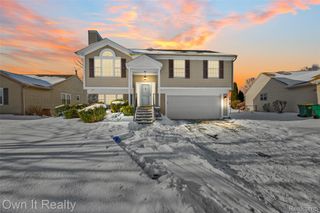 7154 Saint Andrews Drive, York Charter Township, MI 48197