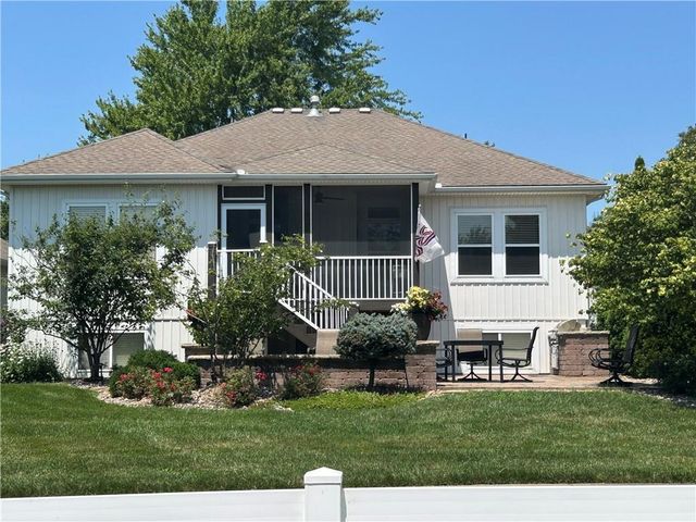 4833 SW Soldier Drive, Lee's Summit, MO 64082