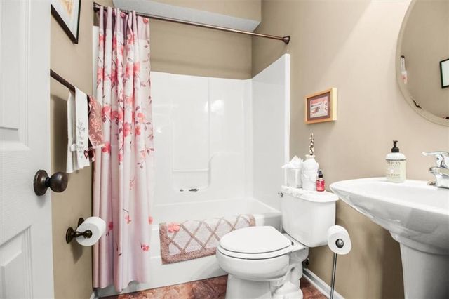 4833 SW Soldier Drive, Lee's Summit, MO 64082