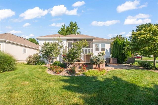 4833 SW Soldier Drive, Lee's Summit, MO 64082