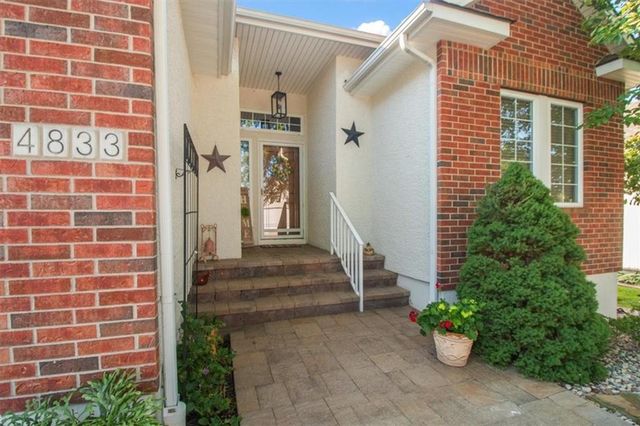 4833 SW Soldier Drive, Lee's Summit, MO 64082