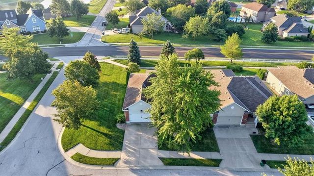4833 SW Soldier Drive, Lee's Summit, MO 64082