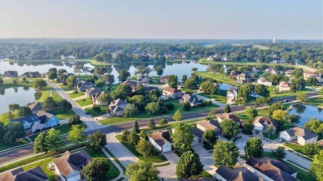 4833 SW Soldier Drive, Lee's Summit, MO 64082