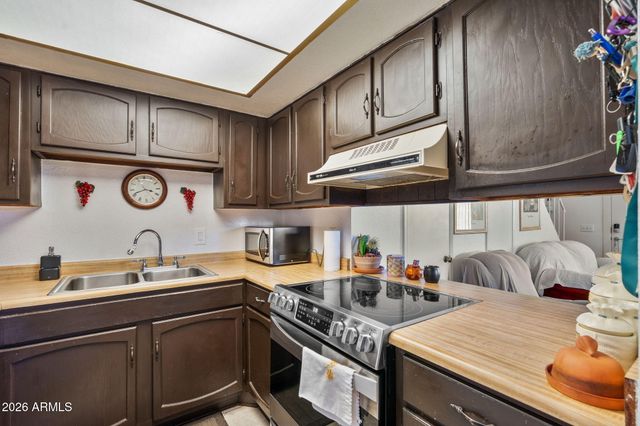 7555 N 47TH Lane, Glendale, AZ 85301