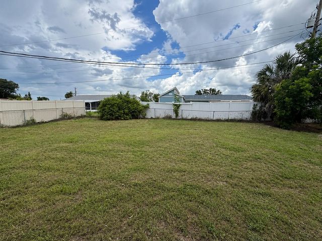 8766 PORTO BELLO AVENUE, North Port, FL 34287