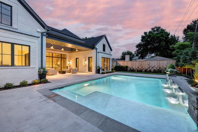 5455 Cedar Creek Drive, Houston, TX 77056