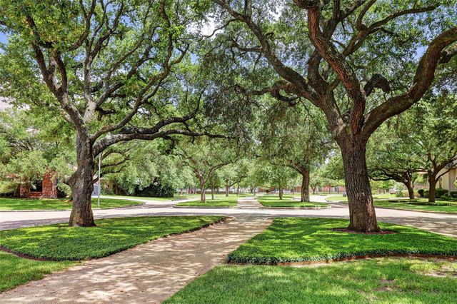 5455 Cedar Creek Drive, Houston, TX 77056