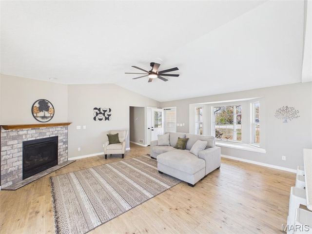 16860 Lensman Road, St Robert, MO 65584