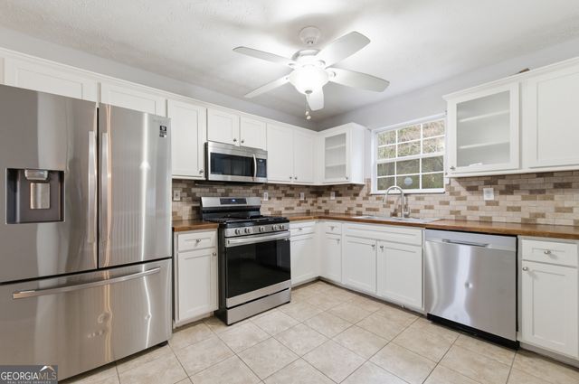 9360 Carnes Crossing Circle, Jonesboro, GA 30236