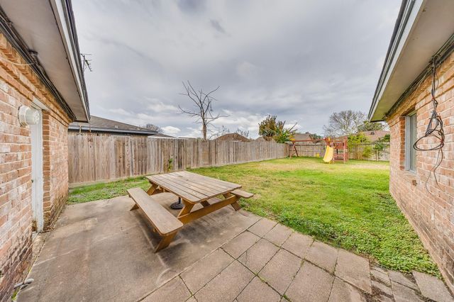 1221 Kitty Street, Deer Park, TX 77536