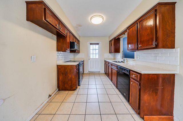 1221 Kitty Street, Deer Park, TX 77536