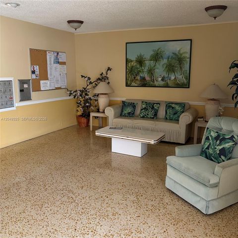 3940 NW 42nd Avenue 313, Lauderdale Lakes, FL 33319