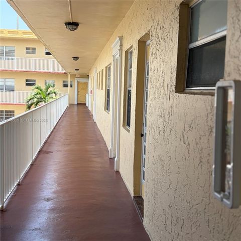 3940 NW 42nd Avenue 313, Lauderdale Lakes, FL 33319