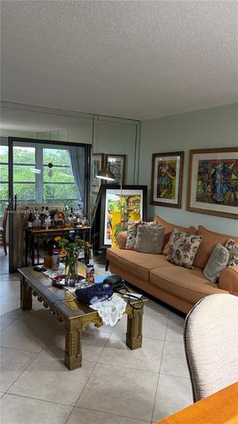 3940 NW 42nd Avenue 313, Lauderdale Lakes, FL 33319