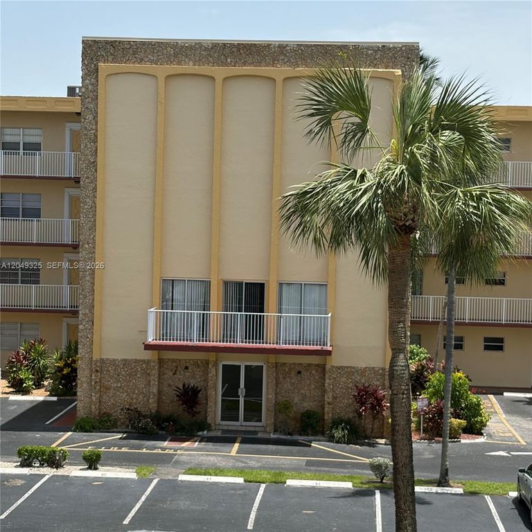 3940 NW 42nd Avenue 313, Lauderdale Lakes, FL 33319