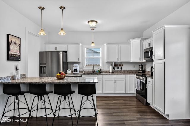 205 W Theriault Court, Jacksonville, NC 28540