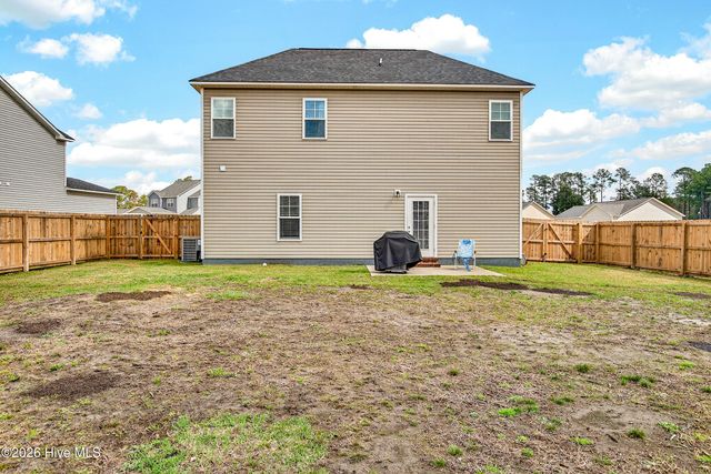 205 W Theriault Court, Jacksonville, NC 28540