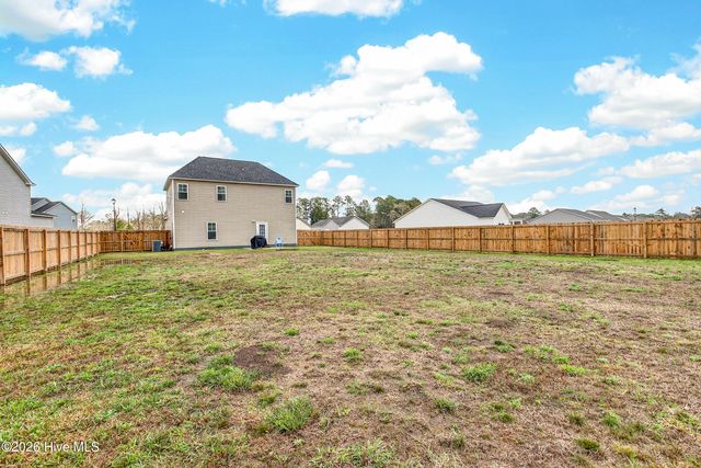 205 W Theriault Court, Jacksonville, NC 28540