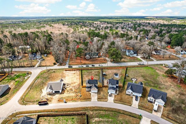 205 W Theriault Court, Jacksonville, NC 28540