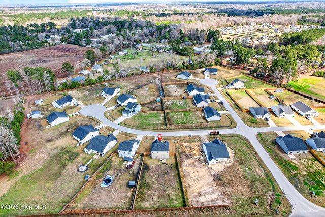 205 W Theriault Court, Jacksonville, NC 28540