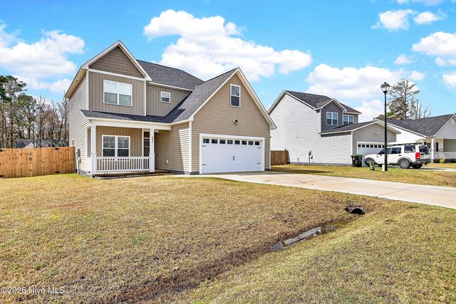 205 W Theriault Court, Jacksonville, NC 28540